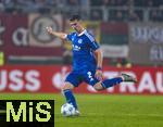 29.10.2024, Fussball DFB-Pokal 2024/2025, 2.Runde, FC Augsburg - FC Schalke 04, in der WWK-Arena Augsburg. Felipe Sanchez (FC Schalke 04) am Ball 

