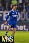 29.10.2024, Fussball DFB-Pokal 2024/2025, 2.Runde, FC Augsburg - FC Schalke 04, in der WWK-Arena Augsburg. Taylan Bulut (FC Schalke 04) am Ball 

