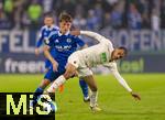 29.10.2024, Fussball DFB-Pokal 2024/2025, 2.Runde, FC Augsburg - FC Schalke 04, in der WWK-Arena Augsburg. Alexis Julian Claude-Maurice (FC Augsburg) gegen Max Grger  (FC Schalke 04) 