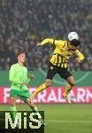 29.10.2024, Fussball DFB Pokal 2024/2025, 2. Runde, VfL Wolfsburg - Borussia Dortmund, in der Volkswagen Arena Wolfsburg. (L-R) Bence Dardai (VfL Wolfsburg) gegen Emre Can (Borussia Dortmund)


