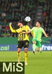 29.10.2024, Fussball DFB Pokal 2024/2025, 2. Runde, VfL Wolfsburg - Borussia Dortmund, in der Volkswagen Arena Wolfsburg. (L-R) Emre Can (Borussia Dortmund) gegen Mohamed Amoura (VfL Wolfsburg)


