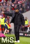 02.11.2024, Fussball 1. Bundesliga 2024/2025, 9. Spieltag,  FC Bayern Mnchen - 1.FC Union Berlin, in der Allianz-Arena Mnchen, Trainer Vincent Kompany (FC Bayern Mnchen) gibt Anweisungen.


