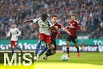 03.11.2024, Fussball 2. Bundesliga 2024/2025, 11. Spieltag, Hamburger SV - 1. FC Nrnberg , im Volksparkstadion Hamburg. (L-R) Fabio Balde (Hamburg) gegen Oliver Villadsen (Nrnberg)


