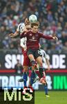 03.11.2024, Fussball 2. Bundesliga 2024/2025, 11. Spieltag, Hamburger SV - 1. FC Nrnberg , im Volksparkstadion Hamburg. (L-R) Lucas Perrin (Hamburg) und Adam Karabec (Hamburg) gegen Caspar Jander (Nrnberg)


