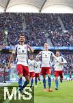 03.11.2024, Fussball 2. Bundesliga 2024/2025, 11. Spieltag, Hamburger SV - 1. FC Nrnberg , im Volksparkstadion Hamburg. Jubel (L-R) Torschtze Daniel Elfadli (Hamburg), Adam Karabec (Hamburg) und Noah Katterbach (Hannover) zum Tor zum 1:0


