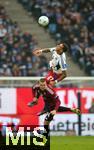 03.11.2024, Fussball 2. Bundesliga 2024/2025, 11. Spieltag, Hamburger SV - 1. FC Nrnberg , im Volksparkstadion Hamburg. (L-R) Ondrej Karafiat (Nrnberg) gegen Davie Selke (Hamburg)


