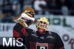 04.10.2024, FELDKIRCH, sterreich, win2day ICE Hockey League, Torwart MADLENER DAVID der Pioneers Vorarlberg erfrischt sich mit seiner Wasserflasche.