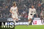 09.11.2024, Fussball 1. Bundesliga 2024/2025, 10. Spieltag, FC St. Pauli - FC Bayern Mnchen, im Millerntor-Stadion Hamburg. Jubel (L-R) Harry Kane (Bayern Mnchen) und Torschtze Jamal Musiala (Bayern Mnchen) zum Tor zum 0:1


