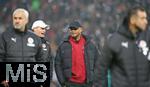 09.11.2024, Fussball 1. Bundesliga 2024/2025, 10. Spieltag, FC St. Pauli - FC Bayern Mnchen, im Millerntor-Stadion Hamburg. (L-R) Trainer Alexander Blessin (FC St. Pauli) und Trainer Vincent Kompany (Bayern Mnchen)


