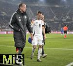 16.11.2024, Fussball UEFA Nations League 2024/25, Gruppe 3, 5.Spieltag, Deutschland - Bosnien-Herzegowina, im Europa-Park-Stadion (Freiburg) Josua Kimmich (Deutschland) geht angeschlagen vom Spielfeld