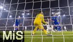 16.11.2024, Fussball UEFA Nations League 2024/25, Gruppe 3, 5.Spieltag, Deutschland - Bosnien-Herzegowina, im Europa-Park-Stadion (Freiburg), bei dieser Szene verletzt sich Josua Kimmich (li, Deutschland) schwer am Knie und muss danach ausgewechselt werden. Dzenis Burnic (Bosnien-Herzegowina), Torwart Nikola Vasilj (Bosnien-Herzegowina), Tim Kleindienst (Deutschland), Denis Huseinbasic (Bosnien-Herzegowina) 