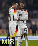 16.11.2024, Fussball UEFA Nations League 2024/25, Gruppe 3, 5.Spieltag, Deutschland - Bosnien-Herzegowina, im Europa-Park-Stadion (Freiburg), v.li: Pascal Gross (Deutschland), Serge Gnabry (Deutschland) gut gelaunt  