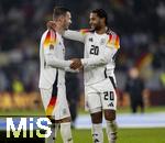 16.11.2024, Fussball UEFA Nations League 2024/25, Gruppe 3, 5.Spieltag, Deutschland - Bosnien-Herzegowina, im Europa-Park-Stadion (Freiburg), v.li: Pascal Gross (Deutschland), Serge Gnabry (Deutschland) gut gelaunt  