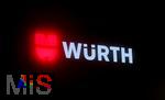 06.11.2024, Elektroauto-Ladesulen und Tankstelle im Nebel. Geschft mit Logo von WRTH.