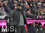 22.11.2024, Fussball 1. Bundesliga 2024/2025, 11. Spieltag,  FC Bayern Mnchen - FC Augsburg, in der Allianz-Arena Mnchen, Trainer Vincent Kompany (FC Bayern Mnchen) ratlos.


