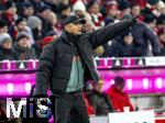 22.11.2024, Fussball 1. Bundesliga 2024/2025, 11. Spieltag,  FC Bayern Mnchen - FC Augsburg, in der Allianz-Arena Mnchen, Trainer Vincent Kompany (FC Bayern Mnchen) gibt Anweisungen.


