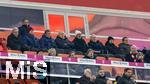 22.11.2024, Fussball 1. Bundesliga 2024/2025, 11. Spieltag,  FC Bayern Mnchen - FC Augsburg, in der Allianz-Arena Mnchen, Ehrentribne mit Ex-Prsident und Aufsichtsratsvorsitzender Karl Hopfner (FC Bayern Mnchen), Dieter Hoeness, Ex-Vorstandsvorsitzender Karl-Heinz Rummenigge (FC Bayern Mnchen) mit Mtze, Ehren-Prsident Uli Hoene (FC Bayern Mnchen, Hoeness), Geschftsfhrer Michael Diederich (FC Bayern Mnchen), Sportvorstand Max Eberl (Bayern Mnchen), 


