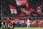 22.11.2024, Fussball 1. Bundesliga 2024/2025, 11. Spieltag,  FC Bayern Mnchen - FC Augsburg, in der Allianz-Arena Mnchen, Sdkurvenfans Bayern Mnchen.

