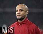 26.11.2024,  Fussball UEFA Championsleague 2024/2025: 5.Spieltag, FC Bayern Mnchen - Paris St. Germain, in der Allianz-Arena Mnchen.    Trainer Vincent Kompany (FC Bayern Mnchen) nachdenklich.
  

