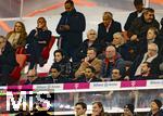 26.11.2024,  Fussball UEFA Championsleague 2024/2025: 5.Spieltag, FC Bayern Mnchen - Paris St. Germain, in der Allianz-Arena Mnchen.  Ehrentribne mit Ehren-Prsident Uli Hoene (FC Bayern Mnchen, Hoeness), Geschftsfhrer Michael Diederich (FC Bayern Mnchen), Sportvorstand Max Eberl (Bayern Mnchen), Vorstandsvorsitzender Jan-Christian Dreesen (FC Bayern Mnchen), und Nasser Al-Khelaifi (unten 4.v.re, Prsident PSG Paris). mittlere Reihe 3. v. re: Dr. Fritz Scherer
