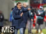 30.11.2024, Fussball 1. Bundesliga 2024/2025, 12. Spieltag, FC Augsburg - VfL Bochum, in der WWK-Arena Augsburg, Trainer Dieter Hecking (VfL Bochum) unzufrieden.