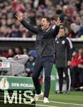 03.12.2024, Fussball DFB-Pokal 2024/2025, Achtelfinale, FC Bayern Mnchen - Bayer Leverkusen, in der Allianz-Arena Mnchen.   Trainer Xabi Alonso (Leverkusen) in Rage


