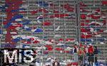 03.12.2024, Fussball DFB-Pokal 2024/2025, Achtelfinale, FC Bayern Mnchen - Bayer Leverkusen, in der Allianz-Arena Mnchen. Frustrierte Gesichter bei den Bayern-Fans nach dem Ausscheiden aus dem DFB-Pokal


