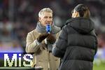 03.12.2024, Fussball DFB-Pokal 2024/2025, Achtelfinale, FC Bayern Mnchen - Bayer Leverkusen, in der Allianz-Arena Mnchen. Bastian Schweinsteiger beim Interview von ARD am Spielfeldrand.