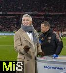 03.12.2024, Fussball DFB-Pokal 2024/2025, Achtelfinale, FC Bayern Mnchen - Bayer Leverkusen, in der Allianz-Arena Mnchen. Sportvorstand Max Eberl (re, Bayern Mnchen) und Bastian Schweinsteiger (li) beim TV-Interview.