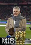 03.12.2024, Fussball DFB-Pokal 2024/2025, Achtelfinale, FC Bayern Mnchen - Bayer Leverkusen, in der Allianz-Arena Mnchen. Bastian Schweinsteiger am Spielfeldrand