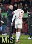 14.12.2024, Fussball 1. Bundesliga 2024/2025, 14. Spieltag, FC Augsburg - Bayer Leverkusen, in der WWK-Arena Augsburg, v.l. Trainer Jess Thorup (FC Augsburg) mit Steve Michel Mounie (FC Augsburg) nach dem Spiel.
 

