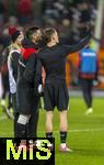 14.12.2024, Fussball 1. Bundesliga 2024/2025, 14. Spieltag, FC Augsburg - Bayer Leverkusen, in der WWK-Arena Augsburg, Nach dem Spiel, re: Florian Wirtz (Leverkusen) macht ein Erinnerungsselfie