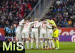 14.12.2024, Fussball 1. Bundesliga 2024/2025, 14. Spieltag, FC Augsburg - Bayer Leverkusen, in der WWK-Arena Augsburg, Motivationskreis der Augsburger vor dem Anpfiff.