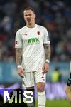 14.12.2024, Fussball 1. Bundesliga 2024/2025, 14. Spieltag, FC Augsburg - Bayer Leverkusen, in der WWK-Arena Augsburg, Philipp Tietz (FC Augsburg) unzufrieden