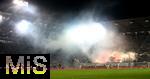 14.12.2024, Fussball 1. Bundesliga 2024/2025, 14. Spieltag, FC St. Pauli - Werder Bremen, im Millerntor-Stadion Hamburg. Pyro im Gstefanblock von Werder Bremen


