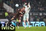 14.12.2024, Fussball 1. Bundesliga 2024/2025, 14. Spieltag, FC St. Pauli - Werder Bremen, im Millerntor-Stadion Hamburg. (L-R) Lars Ritzka (FC St. Pauli) gegen Oliver Burke (Werder Bremen)


