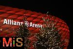 20.12.2024, Fussball 1. Bundesliga 2024/2025, 15. Spieltag,  FC Bayern Mnchen - RB Leipzig, in der Allianz-Arena Mnchen. Christbume vor der Allianz-Arena

