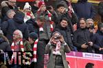 20.12.2024, Fussball 1. Bundesliga 2024/2025, 15. Spieltag,  FC Bayern Mnchen - RB Leipzig, in der Allianz-Arena Mnchen. Mario Gomez (RB Leipzig) Aufsichtsratsvorsitzender Oliver Mintzlaff (RB Leipzig).

