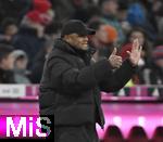 20.12.2024, Fussball 1. Bundesliga 2024/2025, 15. Spieltag,  FC Bayern Mnchen - RB Leipzig, in der Allianz-Arena Mnchen. Trainer Vincent Kompany (FC Bayern Mnchen) 

