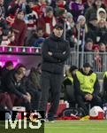 20.12.2024, Fussball 1. Bundesliga 2024/2025, 15. Spieltag,  FC Bayern Mnchen - RB Leipzig, in der Allianz-Arena Mnchen. Trainer Marco Rose (RB Leipzig) nachdenklich 