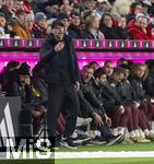 20.12.2024, Fussball 1. Bundesliga 2024/2025, 15. Spieltag,  FC Bayern Mnchen - RB Leipzig, in der Allianz-Arena Mnchen. Trainer Marco Rose (RB Leipzig) am Spielfeldrand 