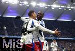 21.12.2024, Fussball 2. Bundesliga 2024/2025, 17. Spieltag, Hamburger SV - SpVgg Greuther Frth, im Volksparkstadion Hamburg. Jubel (L-R) Torschtze Davie Selke (Hamburg) und Jean-Luc Dompe (Hamburg) zum Tor zum 2:0


