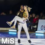 30.12.2024, Oberstdorf im Allgu, die ?Exquisit Eisgala 2024 -  Livemusik und Weltklasse Eiskunstlauf im Eissportzentrum Oberstdorf. Paarlauf mit Anette Dytrt und Yannick Bonheur (Deutschland/Frankreich)