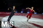 30.12.2024, Oberstdorf im Allgu, die ?Exquisit Eisgala 2024 -  Livemusik und Weltklasse Eiskunstlauf im Eissportzentrum Oberstdorf. Paarlauf mit Katerina Mrazkova und Daniel Mrazek aus Tschechien.