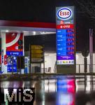 04.01.2025,  Bad Wrishofen in Bayern (Unterallgu), Aktuelle Spritpreisanzeige an einer Esso-Tankstelle, zum 1. Januar 2025 erhhte sich die staatliche CO2-Abgabe von 45 auf 55 Euro je Tonne, das wird die Spritpreise langfristig teurer machen. 