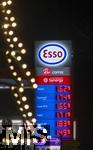 04.01.2025,  Bad Wrishofen in Bayern (Unterallgu), Aktuelle Spritpreisanzeige an einer Esso-Tankstelle, zum 1. Januar 2025 erhhte sich die staatliche CO2-Abgabe von 45 auf 55 Euro je Tonne, das wird die Spritpreise langfristig teurer machen. 