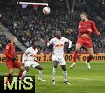 06.01.2025, Fussball 1. Bundesliga 2024/2025, Testspiel: RB Salzburg - FC Bayern Mnchen, in der Red Bull Arena Salzburg. 0:1 von Eric Dier (FC Bayern Mnchen) per Kopfball.