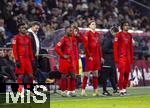 06.01.2025, Fussball 1. Bundesliga 2024/2025, Testspiel: RB Salzburg - FC Bayern Mnchen, in der Red Bull Arena Salzburg. Einwechslung Nachwuchsspieler, Jonathan Asp-Jensen (FC Bayern Mnchen), Grayson Dettoni (Bayern Mnchen), Kingsley Coman (li, FC Bayern Mnchen), Michael Scott (FC Bayern Mnchen), Jonah Kusi-Asare (re, Bayern Mnchen) 