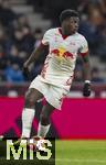 06.01.2025, Fussball 1. Bundesliga 2024/2025, Testspiel: RB Salzburg - FC Bayern Mnchen, in der Red Bull Arena Salzburg. Lucas Gourna-Douath (RB Salzburg) am Ball 