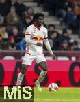 06.01.2025, Fussball 1. Bundesliga 2024/2025, Testspiel: RB Salzburg - FC Bayern Mnchen, in der Red Bull Arena Salzburg. Hendry Blank (RB Salzburg) am Ball 